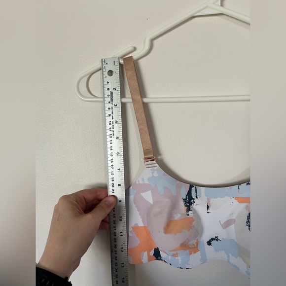 Knix Evolution Reversible Bra Size 2 - Picture 2 of 6